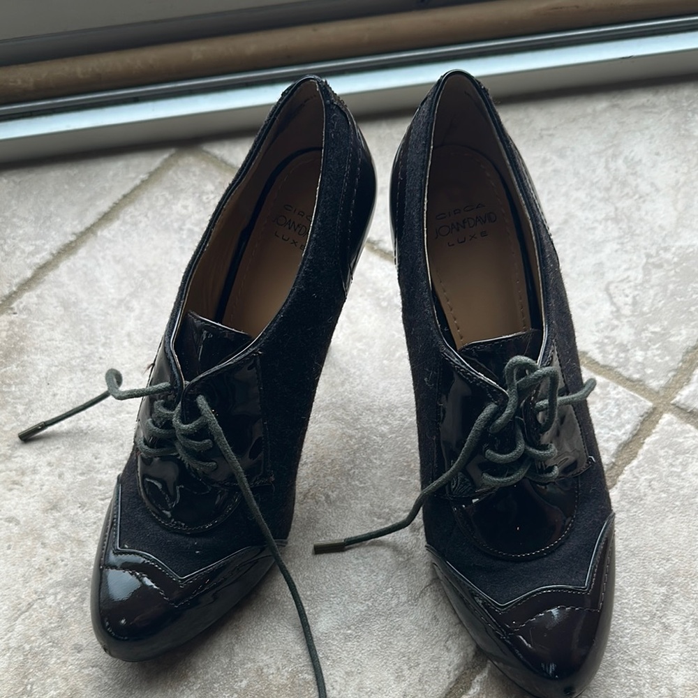 Joan & David Brown Lace-Up Women's Booties 8